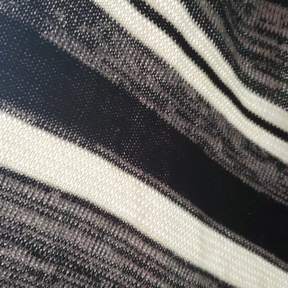 Sweater - Picture 5 of 6